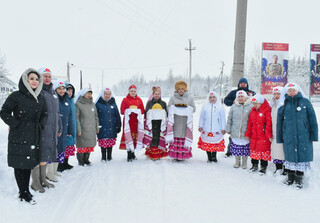 «Айыҡ йәшәй, гөрләп йәшәй Күгәрсен Күгәрсене!»